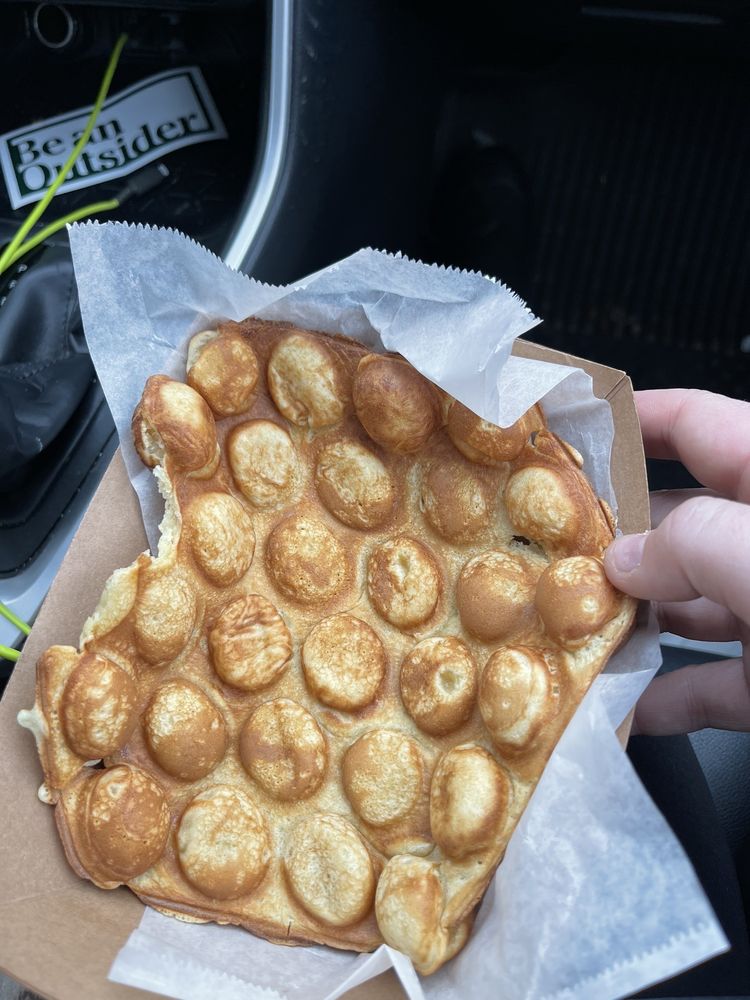 A fresh bubble waffle from HoneyBoba